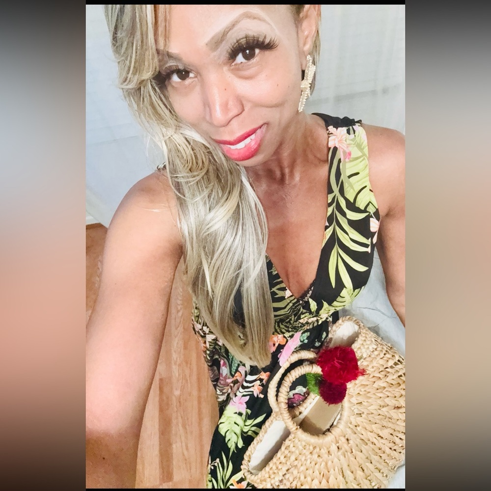 He 🌺 took her to the 🏝️ tropics Dress